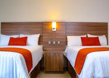 La Casa del Reloj - Zona de Hospitales hotel thumbnail 3