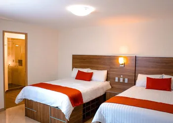 La Casa del Reloj - Zona de Hospitales hotel thumbnail 4