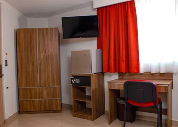 La Casa del Reloj - Zona de Hospitales hotel thumbnail 6