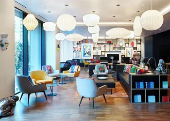 citizenM San Francisco Union Square hotel thumbnail 3