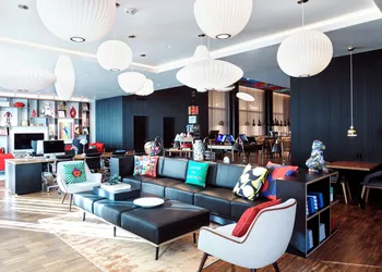 citizenM San Francisco Union Square hotel thumbnail 7