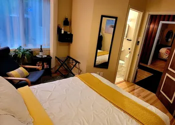Kokomo Inn - Tropical Riverfront B&B hotel thumbnail 7