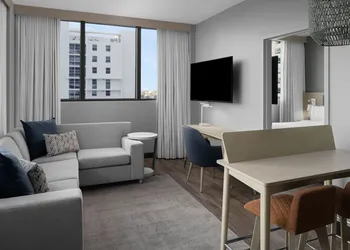 Element Miami Brickell hotel thumbnail 4