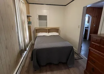 East Side Motel & Cabins hotel thumbnail 4