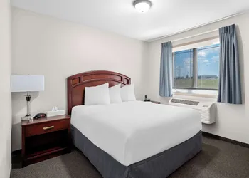 SureStay Plus Hotel by Best Western Hardisty hotel thumbnail 8