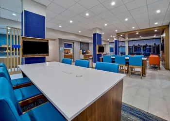 Holiday Inn Express Huntsville Space Center by IHG hotel thumbnail 2