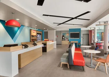 avid hotel Tijuana Otay by IHG hotel thumbnail 3