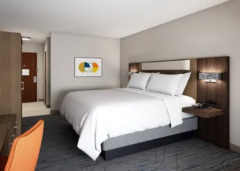 Holiday Inn Express & Suites Charlottesville by IHG hotel thumbnail 5