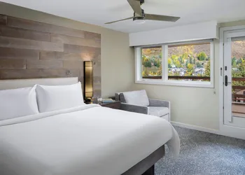 Marriott's StreamSide Douglas at Vail hotel thumbnail 6