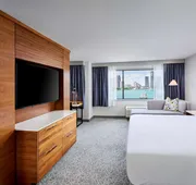 DoubleTree by Hilton Windsor Hotel & Suites hotel detail image 5