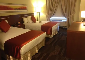 Bedfort Inn & Suites hotel thumbnail 5