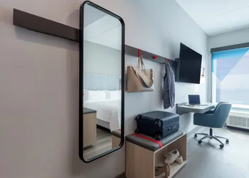 avid hotel Toronto - Vaughan Southwest by IHG hotel thumbnail 8