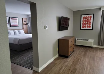 Hawthorn Extended Stay by Wyndham Wichita Airport hotel thumbnail 7