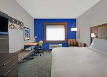 Holiday Inn Express & Suites Detroit Dearborn by IHG hotel thumbnail 2
