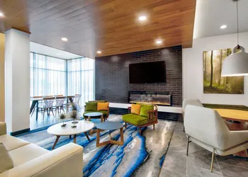 Fairfield Inn & Suites by Marriott Cincinnati North hotel thumbnail 3