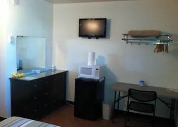 Cadiz Motel by OYO on route 250 hotel thumbnail 7