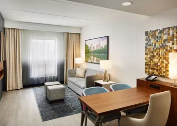 Embassy Suites by Hilton Atlanta Airport North hotel thumbnail 4