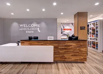 Hampton Inn & Suites Ontario Rancho Cucamonga hotel thumbnail 4