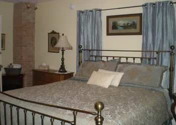 The Fox and the Grapes Bed & Breakfast hotel thumbnail 5