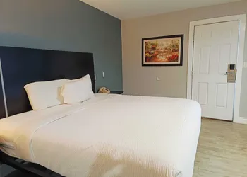Village Inn Motel hotel thumbnail 6