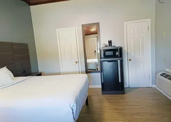 Village Inn Motel hotel thumbnail 8