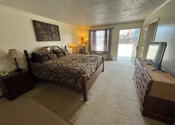 Country Inn hotel thumbnail 2
