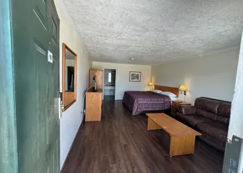 Country Inn hotel thumbnail 3