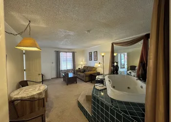 Country Inn hotel thumbnail 6
