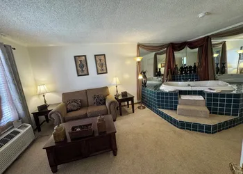 Country Inn hotel thumbnail 8