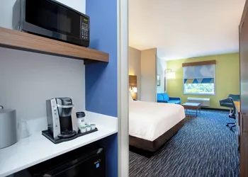 Holiday Inn Express and Suites Miramar by IHG hotel thumbnail 4