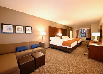 Comfort Suites Newnan hotel thumbnail 8