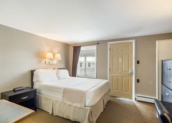 Quality Inn & Suites Gorham Riverside hotel thumbnail 8