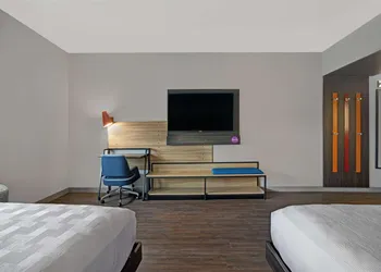 Tru By Hilton Milwaukee Downtown, WI hotel thumbnail 8