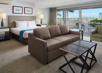Ilikai Hotel & Luxury Suites hotel thumbnail 4