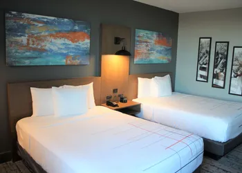 La Quinta Inn & Suites by Wyndham Bardstown hotel thumbnail 5