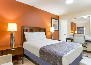 Rodeway Inn Berryville hotel thumbnail 6