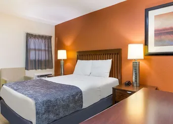 Rodeway Inn Berryville hotel thumbnail 8