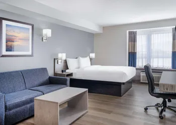 Microtel Inn & Suites by Wyndham Kanata Ottawa West hotel thumbnail 4