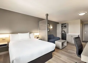 Microtel Inn & Suites Montreal Airport - Dorval QC hotel thumbnail 8