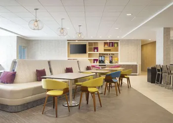 Home2 Suites by Hilton Clovis hotel thumbnail 4