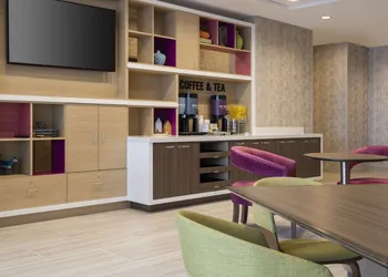 Home2 Suites by Hilton Clovis hotel thumbnail 3