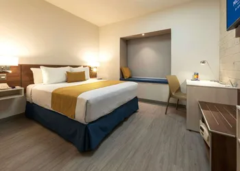Microtel Inn & Suites by Wyndham Guadalajara Sur hotel thumbnail 3