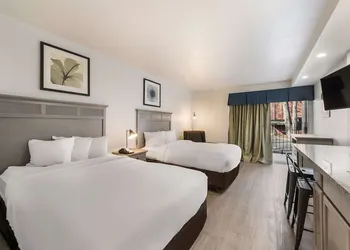 Suburban Studios Williamsburg Central hotel thumbnail 4