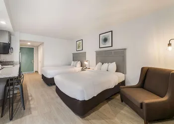 Suburban Studios Williamsburg Central hotel thumbnail 5
