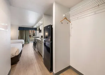 Suburban Studios Williamsburg Central hotel thumbnail 7