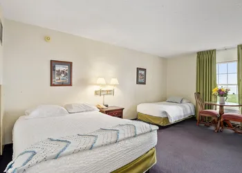 First Floor East Standard Deluxe hotel thumbnail 3