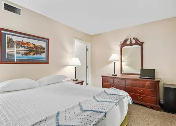 First Floor Standard Suite hotel thumbnail 4