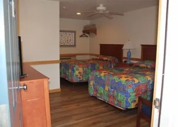 Pony Island Inn hotel thumbnail 2