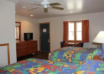 Pony Island Inn hotel thumbnail 5