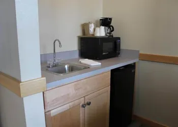 Pony Island Inn hotel thumbnail 7
